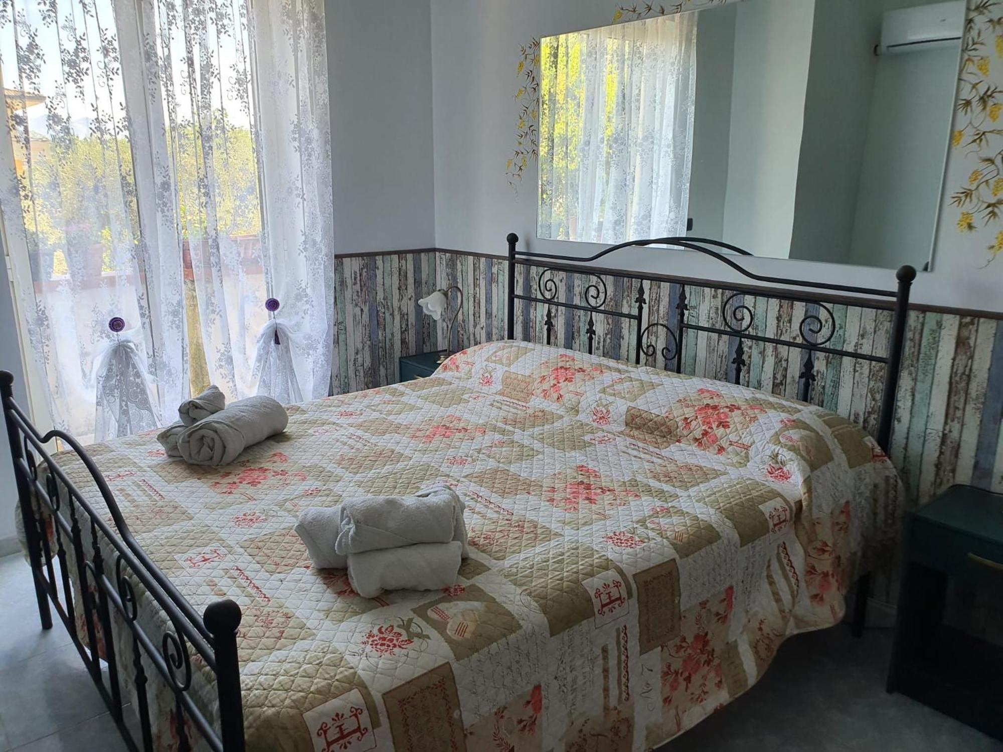 Libro Di Sogni - B&B Letterario Казертавеккья Экстерьер фото