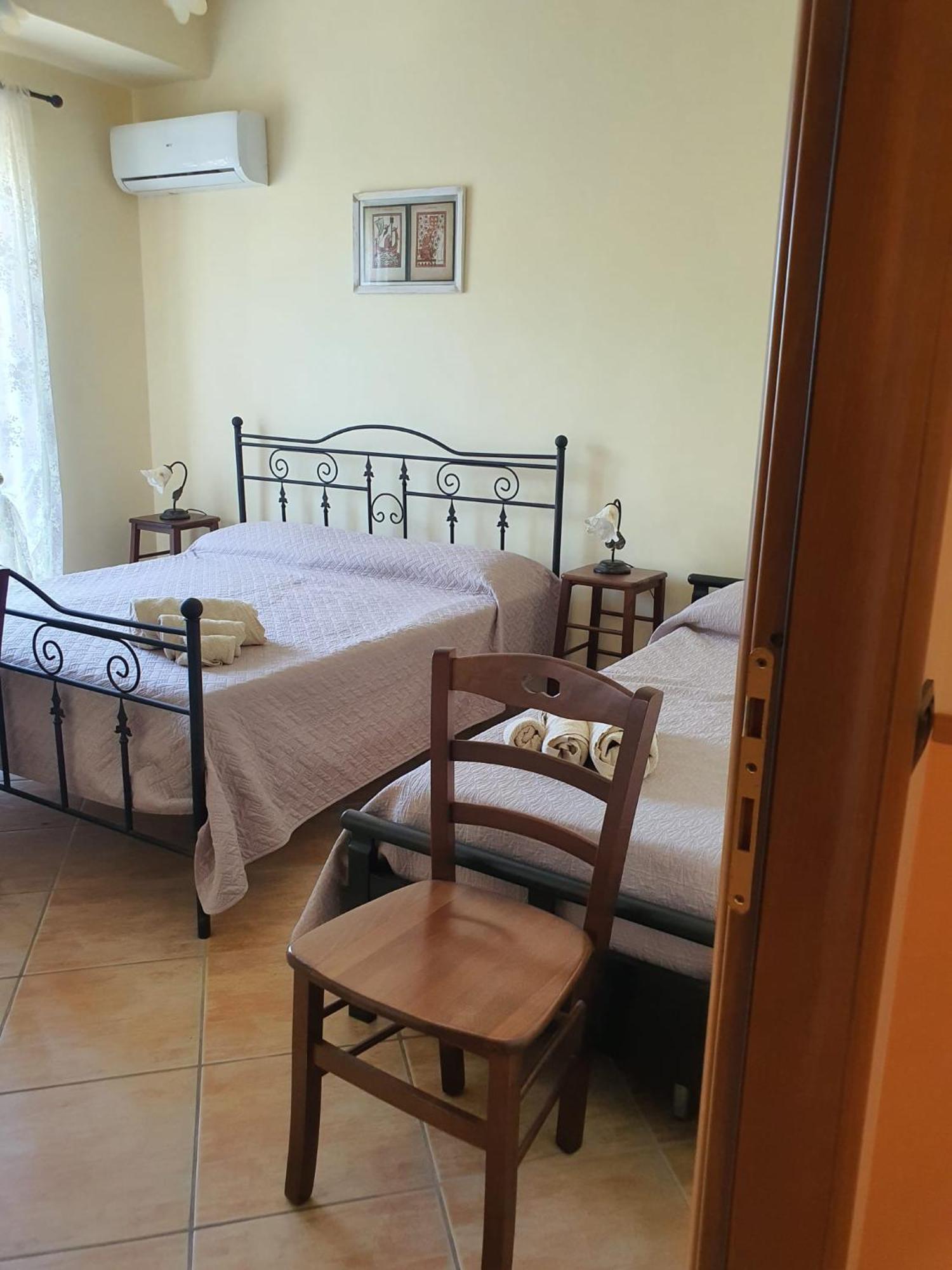 Libro Di Sogni - B&B Letterario Казертавеккья Экстерьер фото